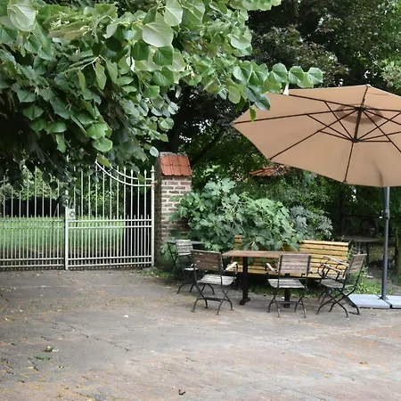 Het Loonderhof Bed & Breakfast Borgloon